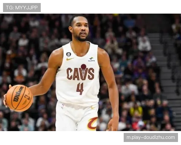 澳大利亚内线得分占据优势 禁区攻防展现统治力